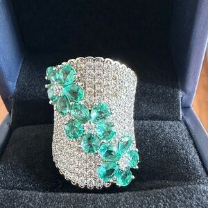 Elegant Silver and Green Floral gemstone ring